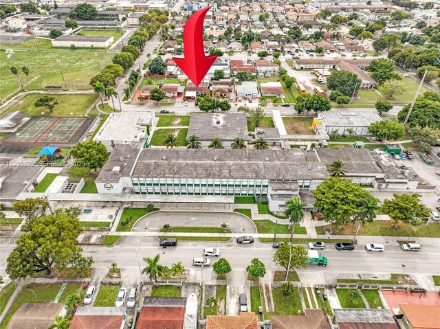 618 W 32nd St, Hialeah, FL 33012