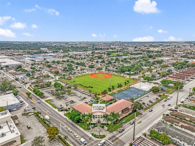 618 W 32nd St, Hialeah, FL 33012