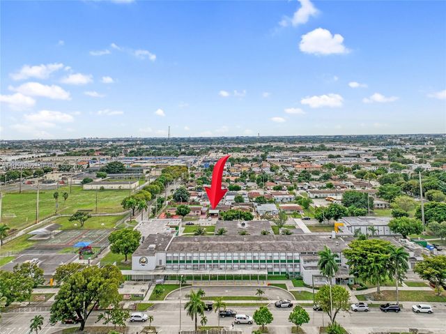 618 W 32nd St, Hialeah, FL 33012