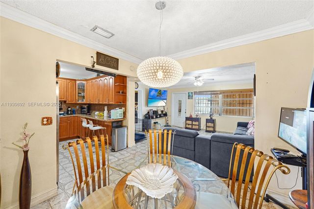 618 W 32nd St, Hialeah, FL 33012