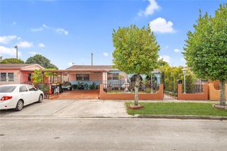 618 W 32nd St, Hialeah, FL 33012