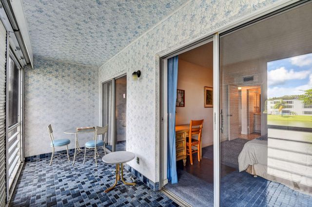 202 Wellington D, West Palm Beach, FL 33417