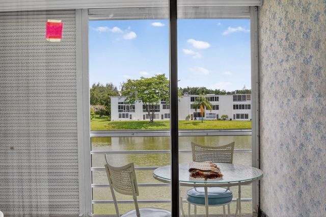 202 Wellington D, West Palm Beach, FL 33417