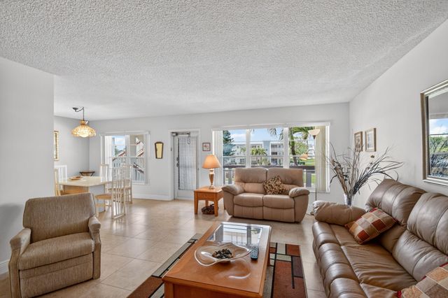 202 Wellington D, West Palm Beach, FL 33417