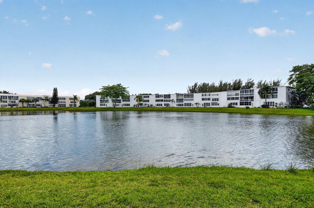 202 Wellington D, West Palm Beach, FL 33417