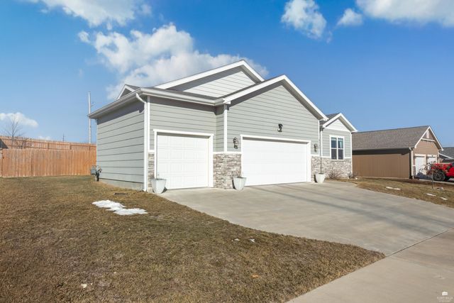 8763 N Kelliann Way, Manhattan, KS 66502