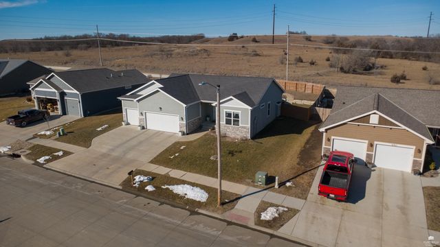 8763 N Kelliann Way, Manhattan, KS 66502