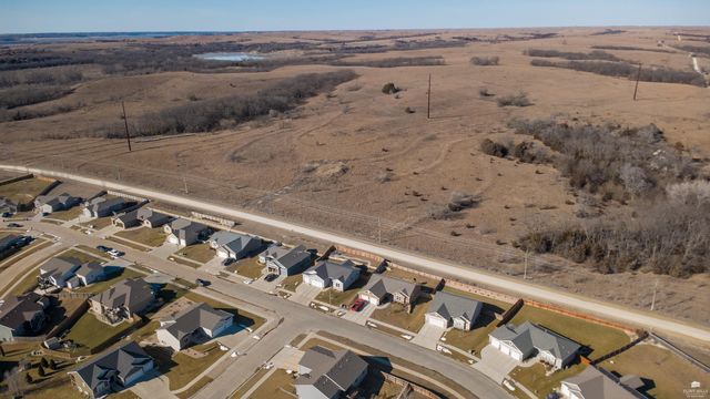 8763 N Kelliann Way, Manhattan, KS 66502