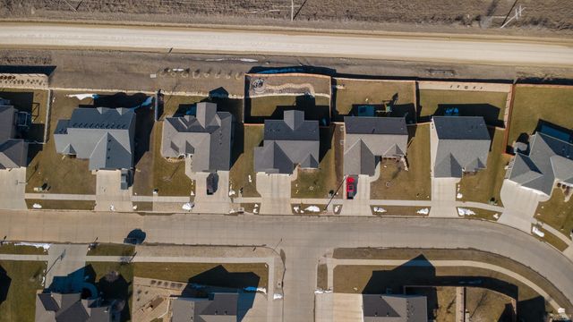 8763 N Kelliann Way, Manhattan, KS 66502