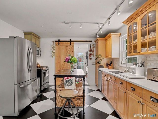43 George Avenue, Norwalk, CT 06851