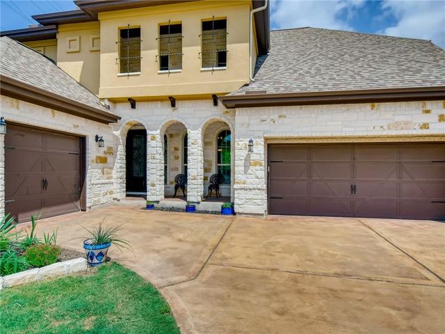215 Woodlands CT, Lakeway, TX 78738