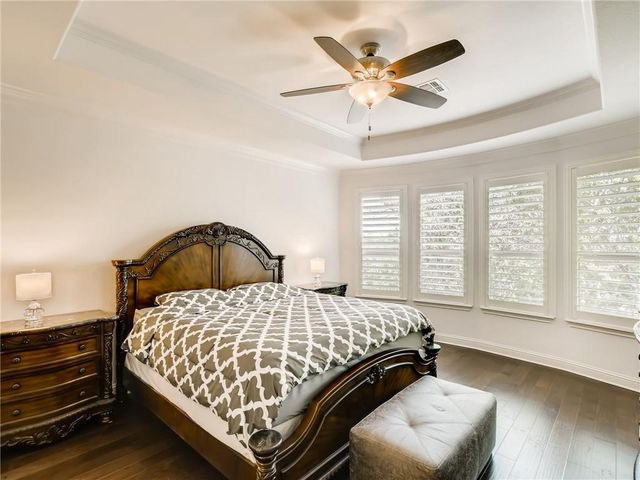 215 Woodlands CT, Lakeway, TX 78738