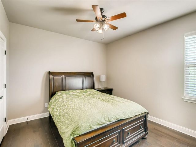 215 Woodlands CT, Lakeway, TX 78738
