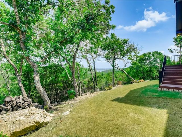 215 Woodlands CT, Lakeway, TX 78738