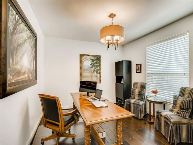215 Woodlands CT, Lakeway, TX 78738