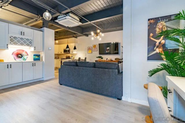1298 Prospect Street 2F, La Jolla, CA 92037