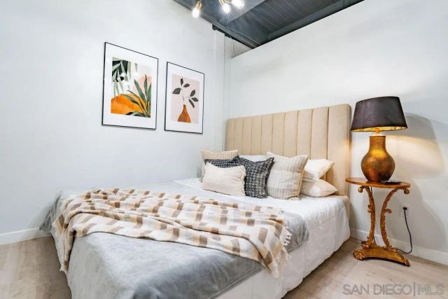 1298 Prospect Street 2F, La Jolla, CA 92037