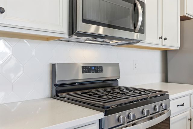 7132 McGregor Dr., Little River, SC 29566