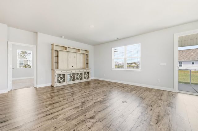 7132 McGregor Dr., Little River, SC 29566