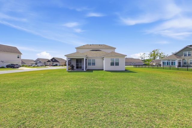 7132 McGregor Dr., Little River, SC 29566