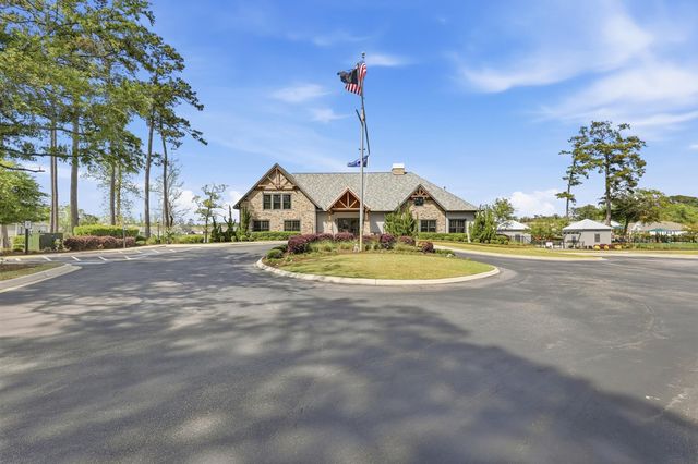 7132 McGregor Dr., Little River, SC 29566