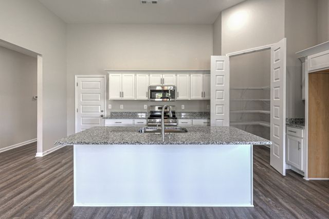 41 Bartow St, Decherd, TN 37324