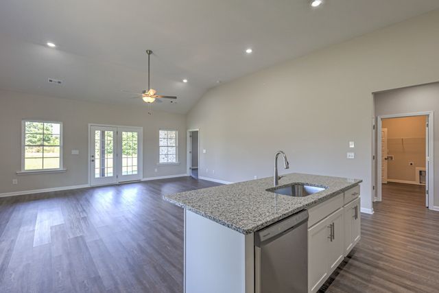 41 Bartow St, Decherd, TN 37324