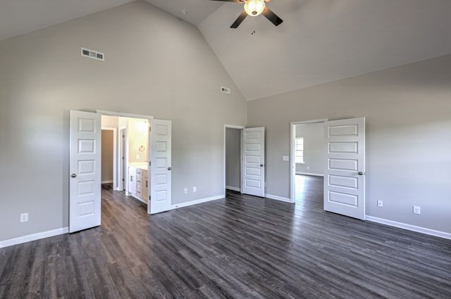 41 Bartow St, Decherd, TN 37324