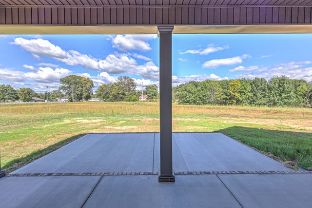 41 Bartow St, Decherd, TN 37324