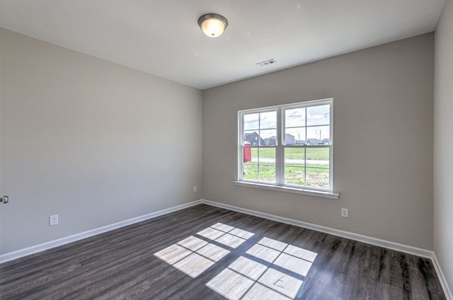 41 Bartow St, Decherd, TN 37324