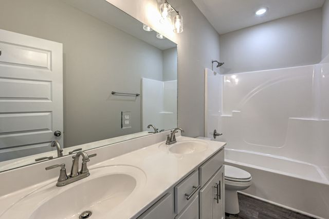 41 Bartow St, Decherd, TN 37324