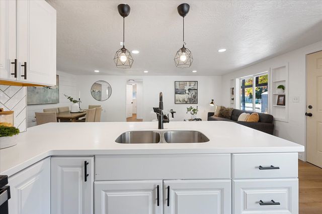 821 S Chronicle St, Spokane Valley, WA 99212