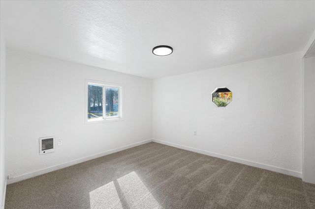 821 S Chronicle St, Spokane Valley, WA 99212
