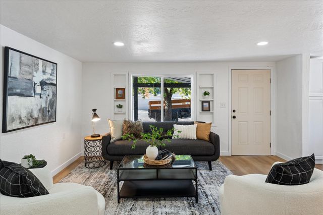 821 S Chronicle St, Spokane Valley, WA 99212