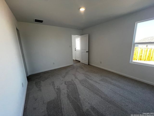 6933 Calcite Trail, Elmendorf, TX 78112