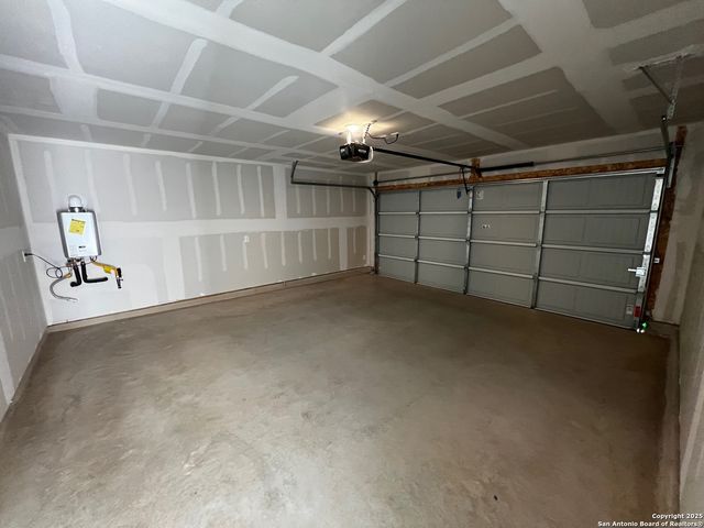 6933 Calcite Trail, Elmendorf, TX 78112