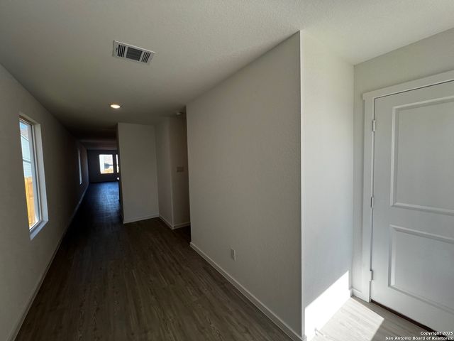6933 Calcite Trail, Elmendorf, TX 78112