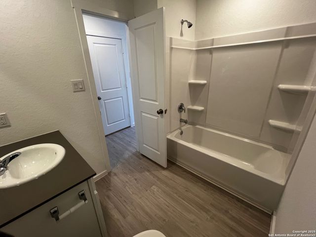 6933 Calcite Trail, Elmendorf, TX 78112