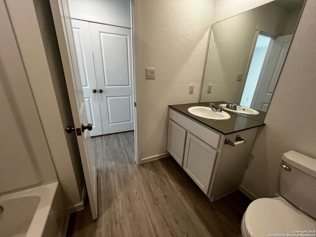 6933 Calcite Trail, Elmendorf, TX 78112