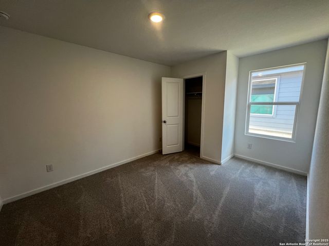 6933 Calcite Trail, Elmendorf, TX 78112