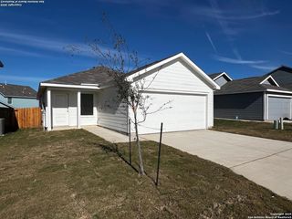 6933 Calcite Trail, Elmendorf, TX 78112