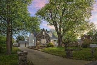 1325 Parkway Rd, Mccandless, PA 15237