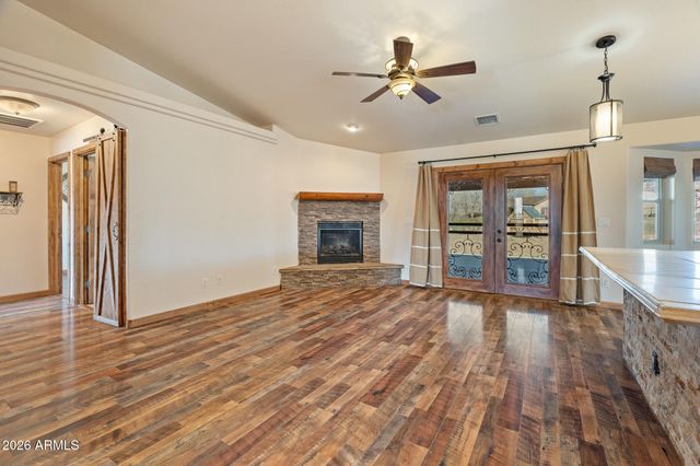 25820 N MERLOT Lane, Paulden, AZ 86334