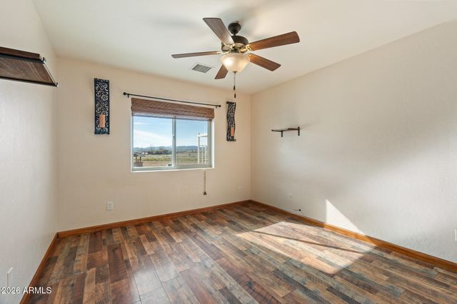 25820 N MERLOT Lane, Paulden, AZ 86334