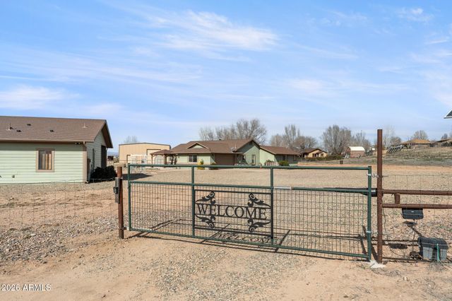 25820 N MERLOT Lane, Paulden, AZ 86334