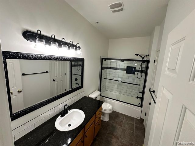 25520 Portico Lane, Novi, MI 48375