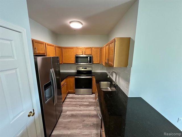 25520 Portico Lane, Novi, MI 48375