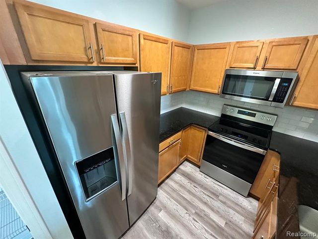 25520 Portico Lane, Novi, MI 48375
