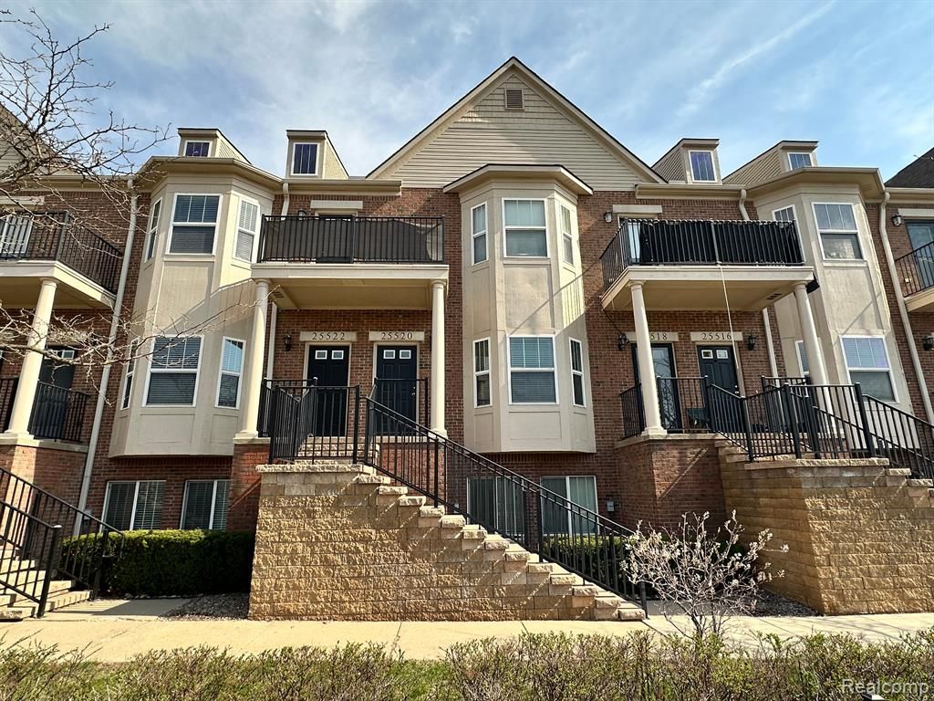25520 Portico Lane, Novi, MI 48375
