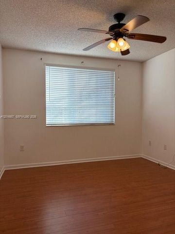 8000 N Nob Hill Rd 206, Tamarac, FL 33321